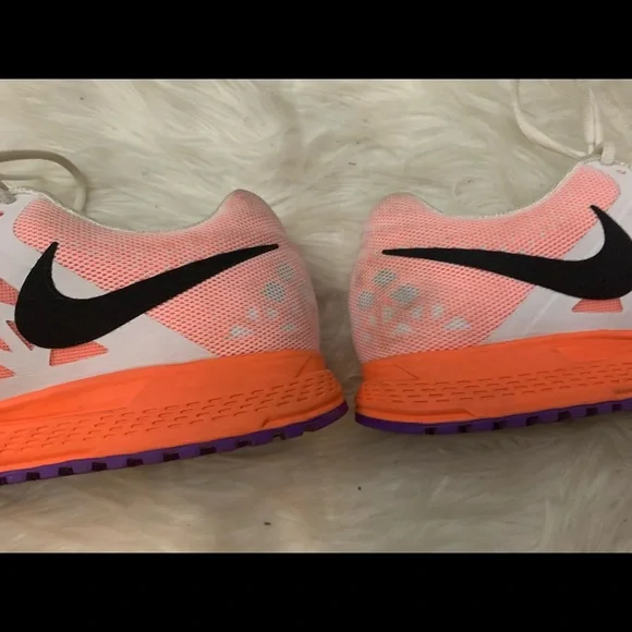 Nike women’s sneakers - Picture 6 of 8